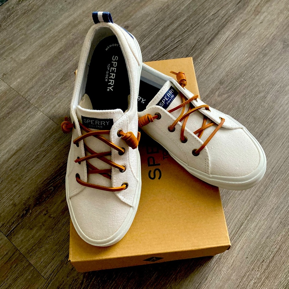 Sperry women sneaker